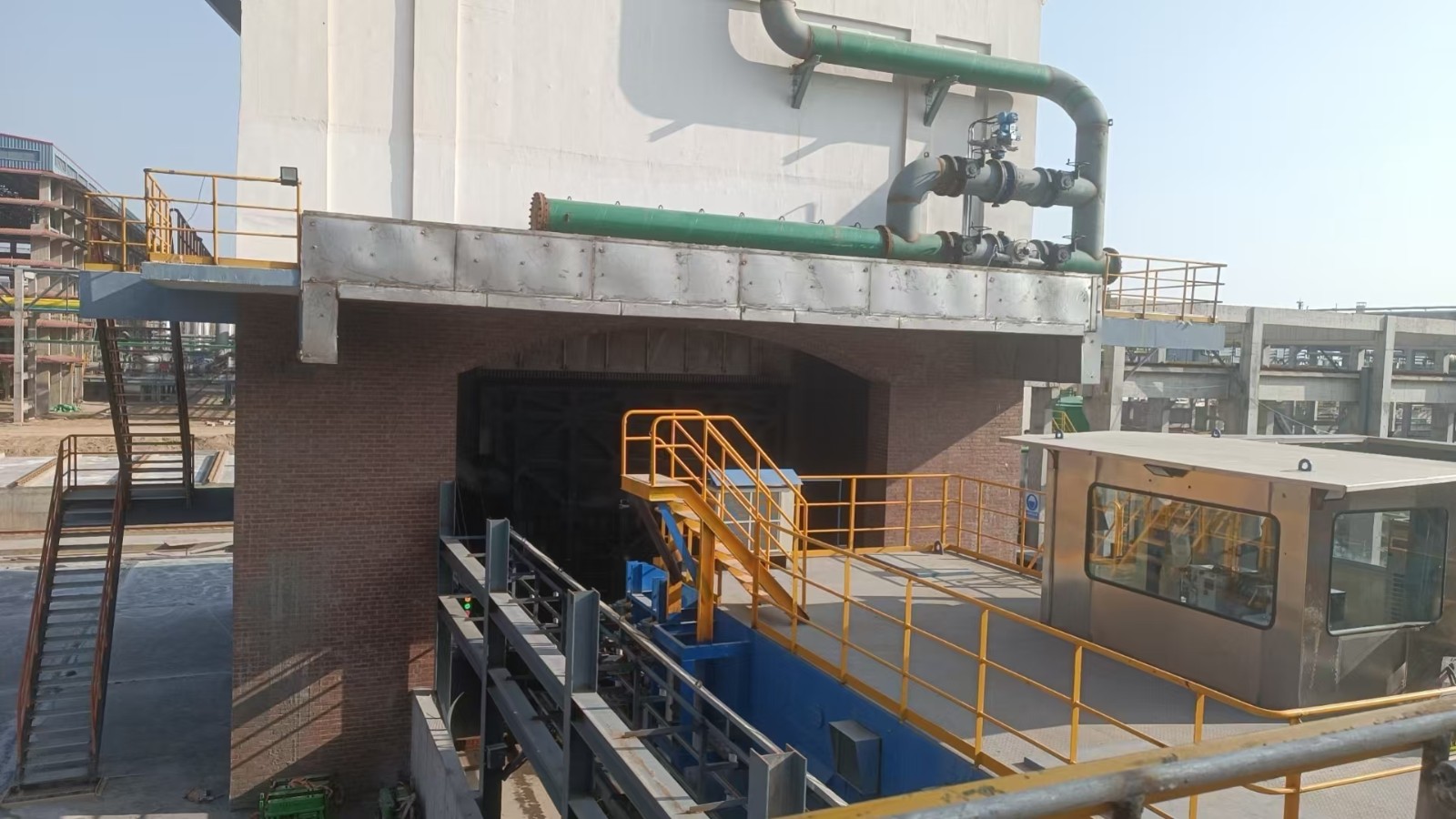 公司承建的兰鑫钢铁集团有限公司120万吨/年焦化项目1#焦炉投产出焦